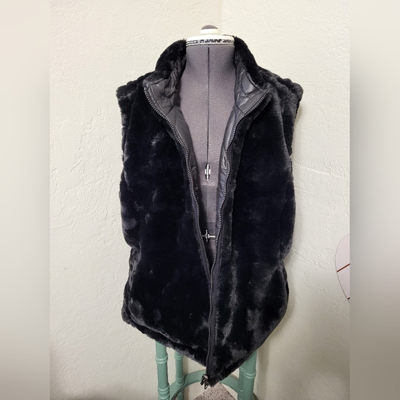 Nicole Miller Reversible Vest - Picture 2 of 7